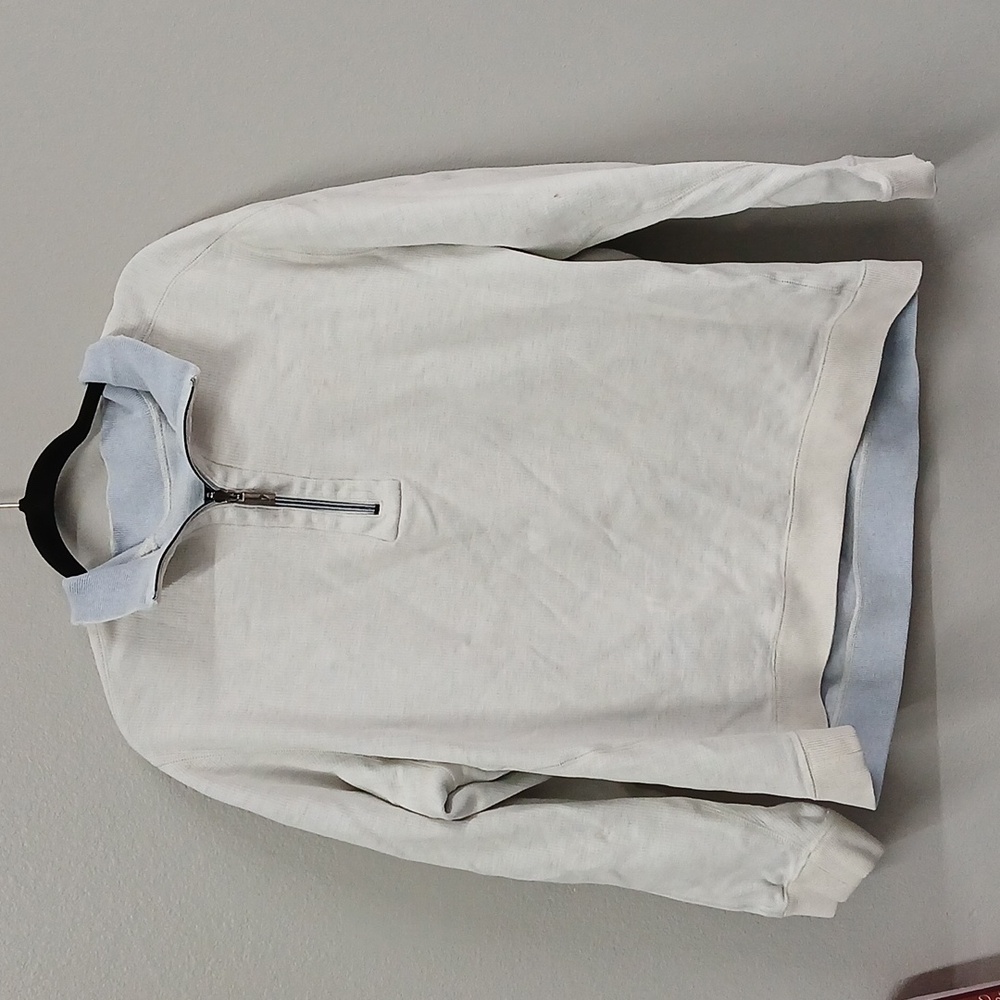 Tommy Bahama sweater Medium